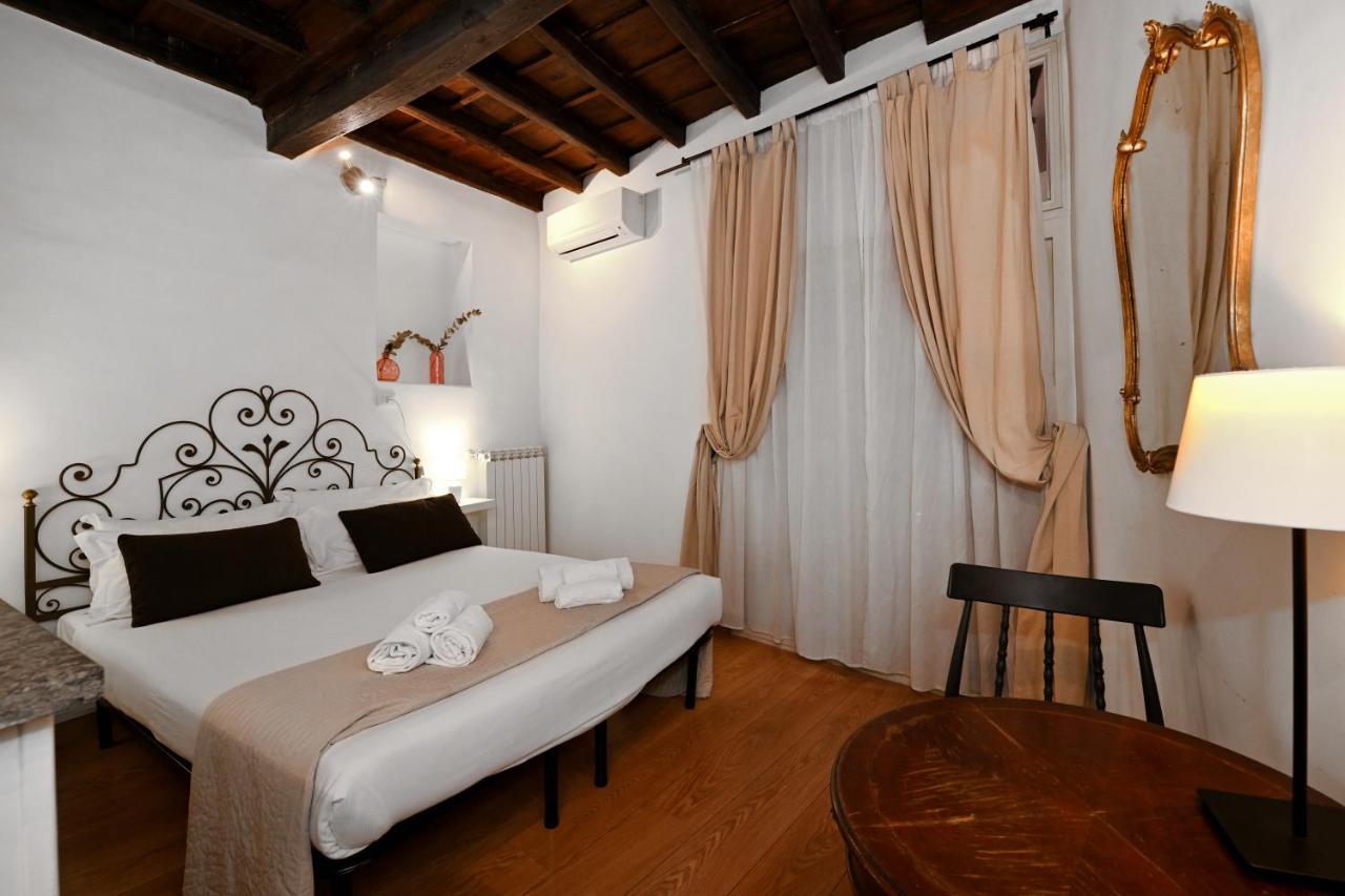 Sangallo Rooms - Residenze Romanae Екстер'єр фото